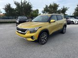 Used 2021 Kia Seltos SX w/ SX Sunroof Package image 2