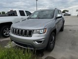 Used 2018 Jeep Grand Cherokee Limited image 3