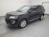 Used 2017 Ford Explorer XLT image 2