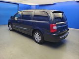 Used 2014 Chrysler Town & Country Touring image 5
