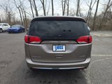 Used 2017 Chrysler Pacifica Limited w/ Advanced Safetytec Group image 4