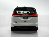 Used 2022 Chrysler Pacifica Touring image 4