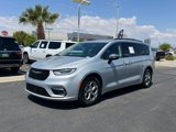 Certified 2023 Chrysler Pacifica Limited image 2