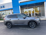 Used 2024 Nissan Rogue SV image 2