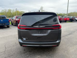 Used 2023 Chrysler Pacifica Touring-L image 5