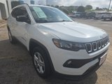 Used 2023 Jeep Compass Latitude image 3