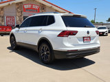 Used 2022 Volkswagen Tiguan SE image 2