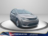 Used 2017 Chrysler Pacifica Touring-L image 3