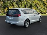 Used 2024 Chrysler Pacifica Limited image 5