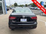 Used 2017 Volkswagen Jetta SE image 4