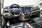 Used 2022 Chrysler Pacifica Touring-L image 5