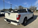 Used 2021 Nissan Titan SV w/ SV Convenience Package image 5