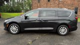 Used 2019 Chrysler Pacifica Touring-L image 2
