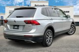 Used 2020 Volkswagen Tiguan SE w/ Panoramic Sunroof Package image 2