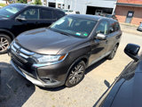Used 2016 Mitsubishi Outlander SE image 2