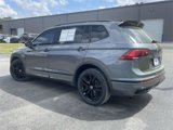 Used 2022 Volkswagen Tiguan SE R-Line image 5