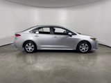 Used 2022 Toyota Corolla LE image 2
