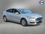 Used 2016 Ford Fusion SE image 2