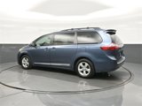 Used 2017 Toyota Sienna LE image 5