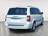 Used 2015 Chrysler Town & Country Touring image 3