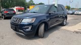 Used 2017 Ford Explorer XLT image 3
