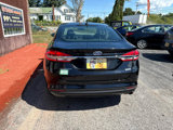 Used 2017 Ford Fusion SE w/ Fusion SE Technology Package image 5