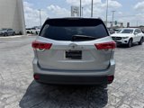 Used 2017 Toyota Highlander LE image 6