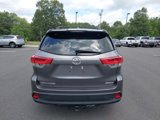 Used 2018 Toyota Highlander SE image 4