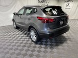 Used 2017 Nissan Rogue Sport SV image 3