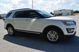 Used 2017 Ford Explorer XLT image 2