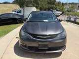 Used 2017 Chrysler Pacifica Touring w/ Tire & Wheel Group image 2