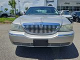 Used 2006 Lincoln Town Car Signature Limited image 2