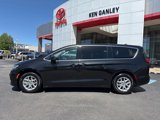 Used 2023 Chrysler Pacifica Touring-L image 3