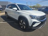 Certified 2024 Volkswagen Taos SE w/ Panoramic Sunroof Package image 3