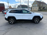 Used 2016 Jeep Cherokee Trailhawk image 4
