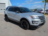 Used 2017 Ford Explorer XLT image 2