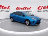 Used 2020 Toyota Prius LE image 2