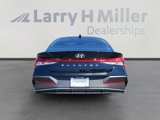 New 2025 Hyundai Elantra SE image 5