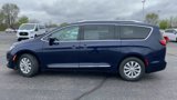 Used 2018 Chrysler Pacifica Touring-L image 5