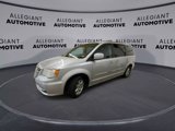 Used 2011 Chrysler Town & Country Touring image 6