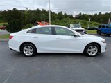 Used 2023 Chevrolet Malibu LT image 2