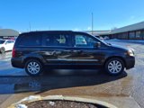 Used 2015 Chrysler Town & Country Touring w/ Driver Convenience Group image 6