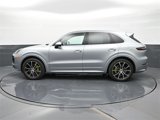 Certified 2023 Porsche Cayenne image 2