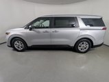 Used 2022 Kia Carnival LX image 4