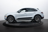 Certified 2017 Porsche Macan image 2