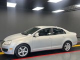 Used 2010 Volkswagen Jetta TDI image 2