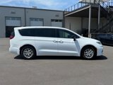 Certified 2025 Chrysler Pacifica Select image 2