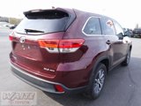 Used 2019 Toyota Highlander XLE image 2