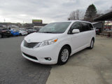 Used 2014 Toyota Sienna XLE image 3