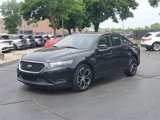 Used 2018 Ford Taurus SHO image 3